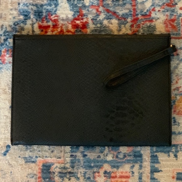 Chic Black Clutch/Wristlet - Picture 4 of 5